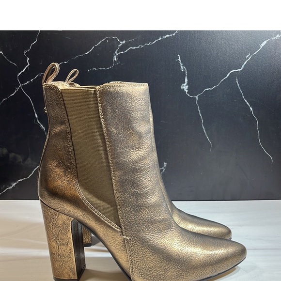 Vince Camuto Pointy Toe Heeled Ankle Booties Gold/Black sz 8.5 - Picture 4 of 6